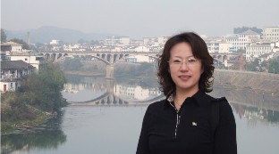 Li Xue, oprichtster van Chinees-leren-Zeewolde li nieuwe foto